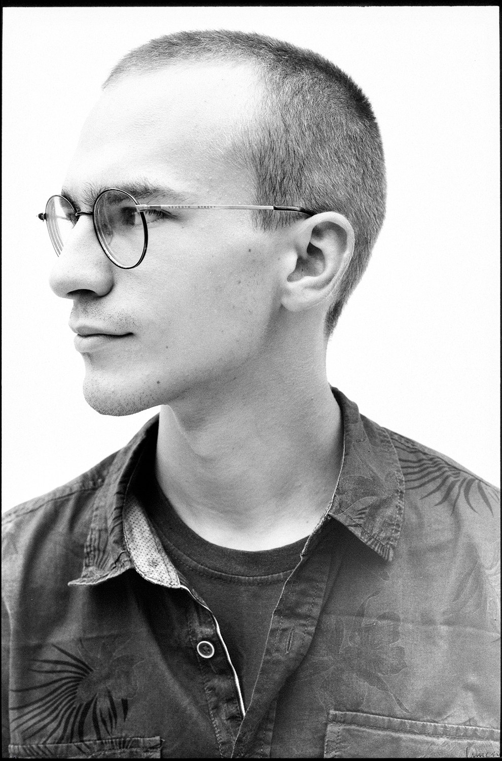 Классическая портретная выездная фотосессия (полевое исследование). Один человек один кадр. Летняя Школа. Дубна. Портретный и художественный фотограф в Москве Пётр Корень