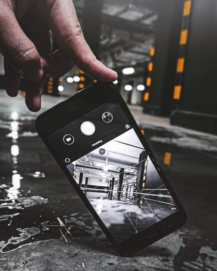 Урбанистическая фотосъёмка на паркинге Москвы — индустриальный стиль и бетон