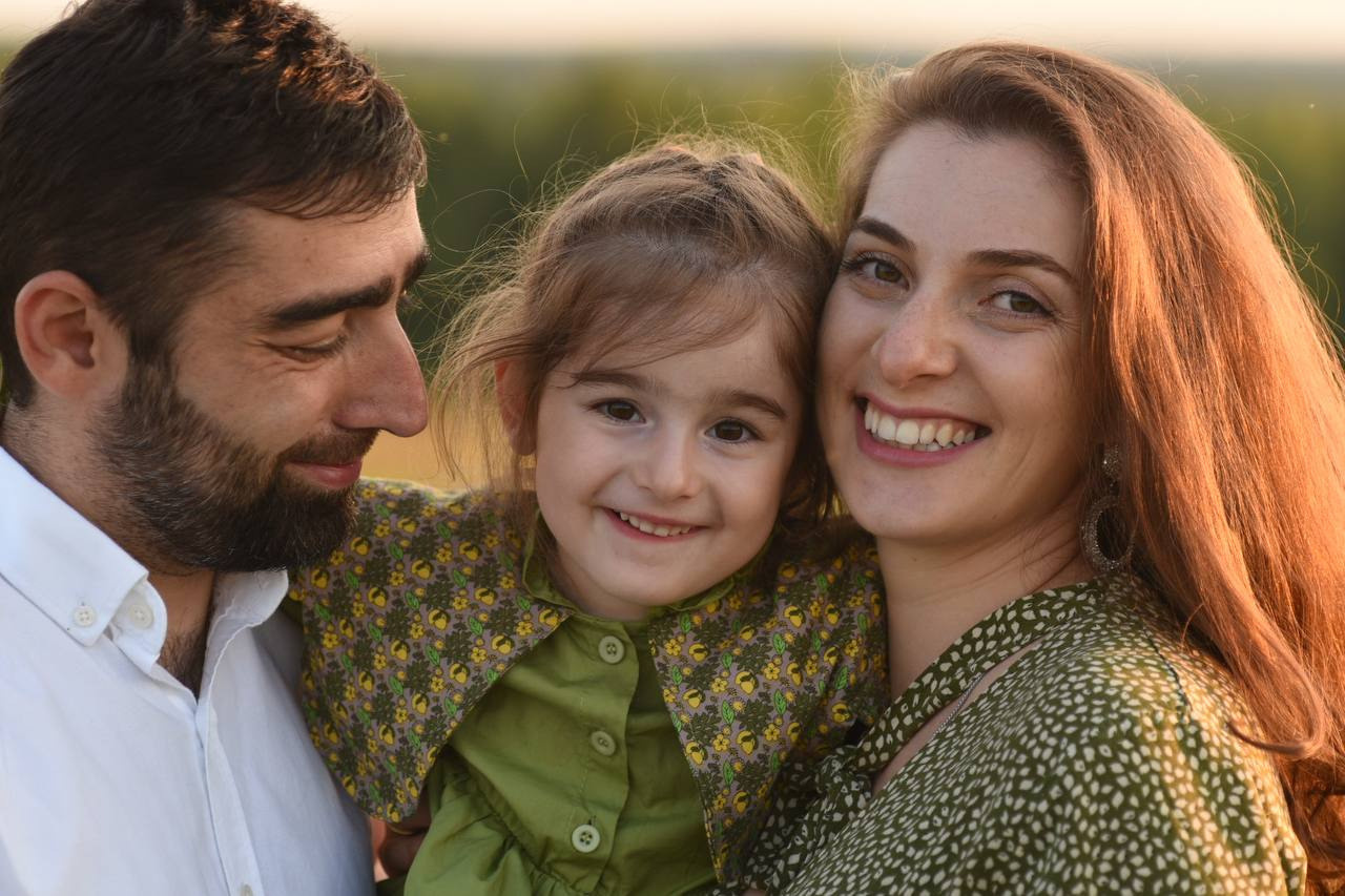 Семейная фотосессия на природе. Фотограф Юлия Кондратьева