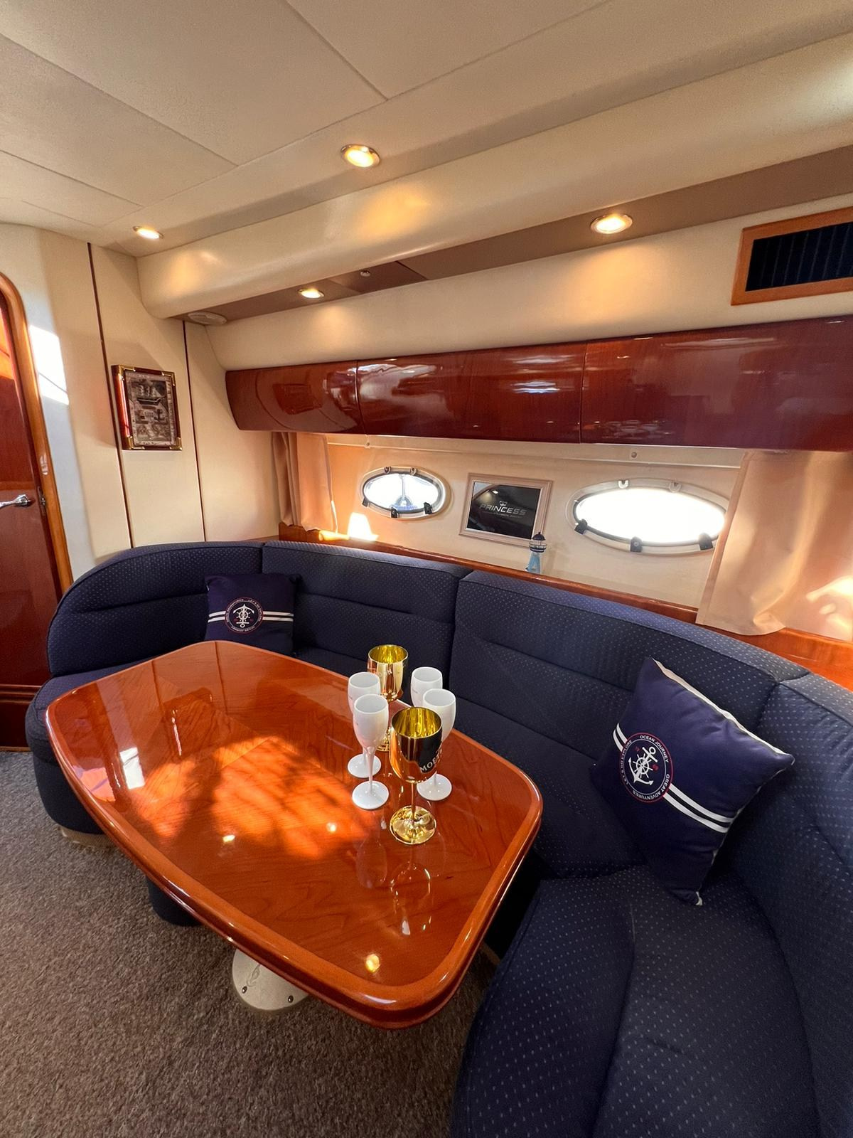 КОМФОРТ КАТЕРА В СОЧИ. Аренда Яхт в Сочи от Эконом до Премиум Класса