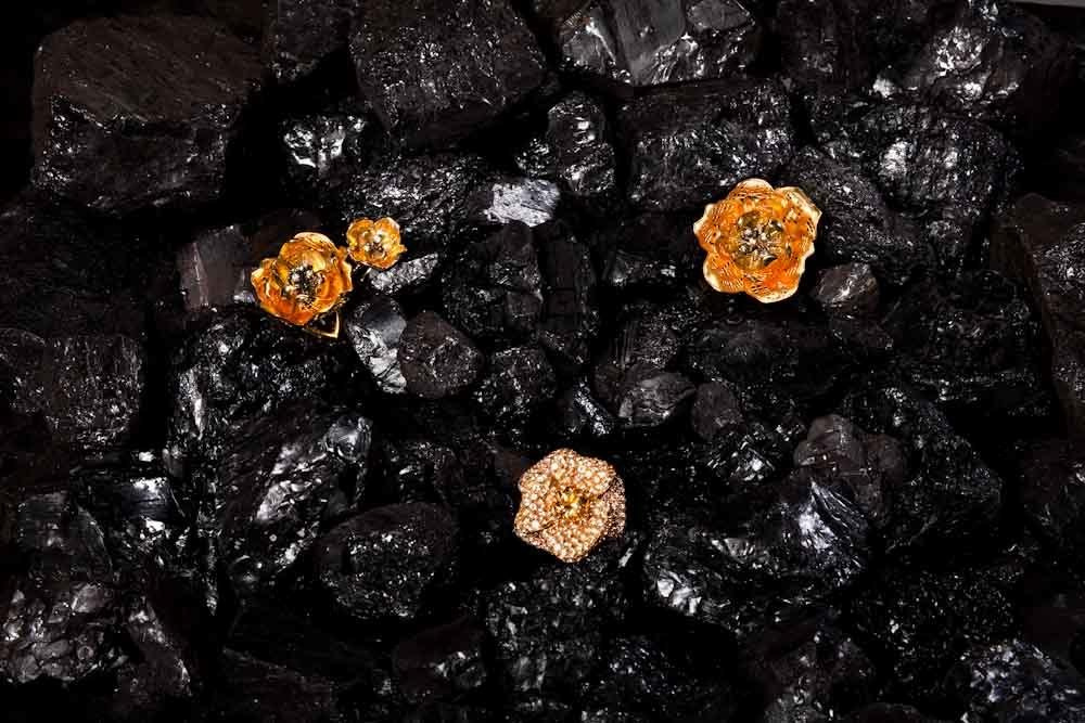 предметная фотосъемка украшений для журналов и постеров 