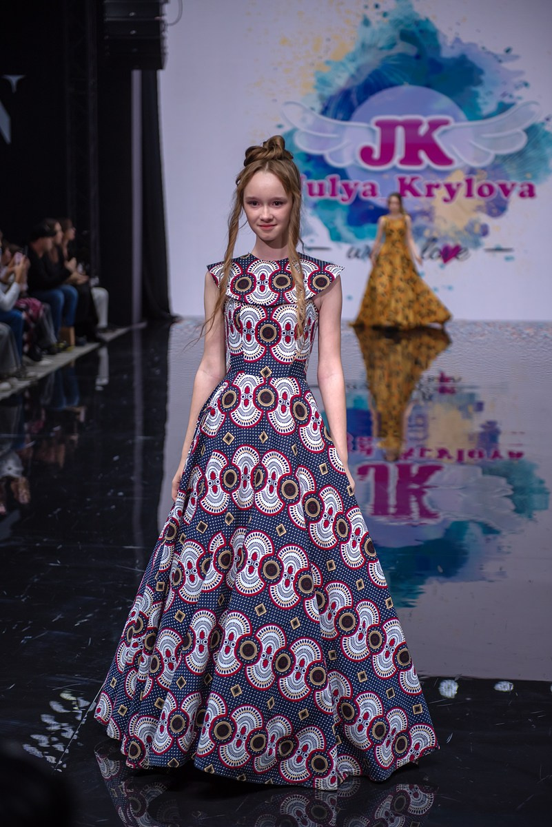 SochiFashionWeek2024 дизайнер Юлия Крылова. Семейный и коммерческий фотограф в Сочи Александр Бодунов