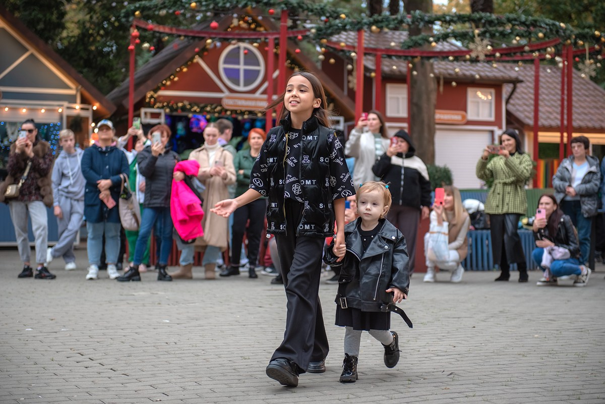 Парк Ривьера дефиле HAPPYkids. Семейный и коммерческий фотограф в Сочи Александр Бодунов