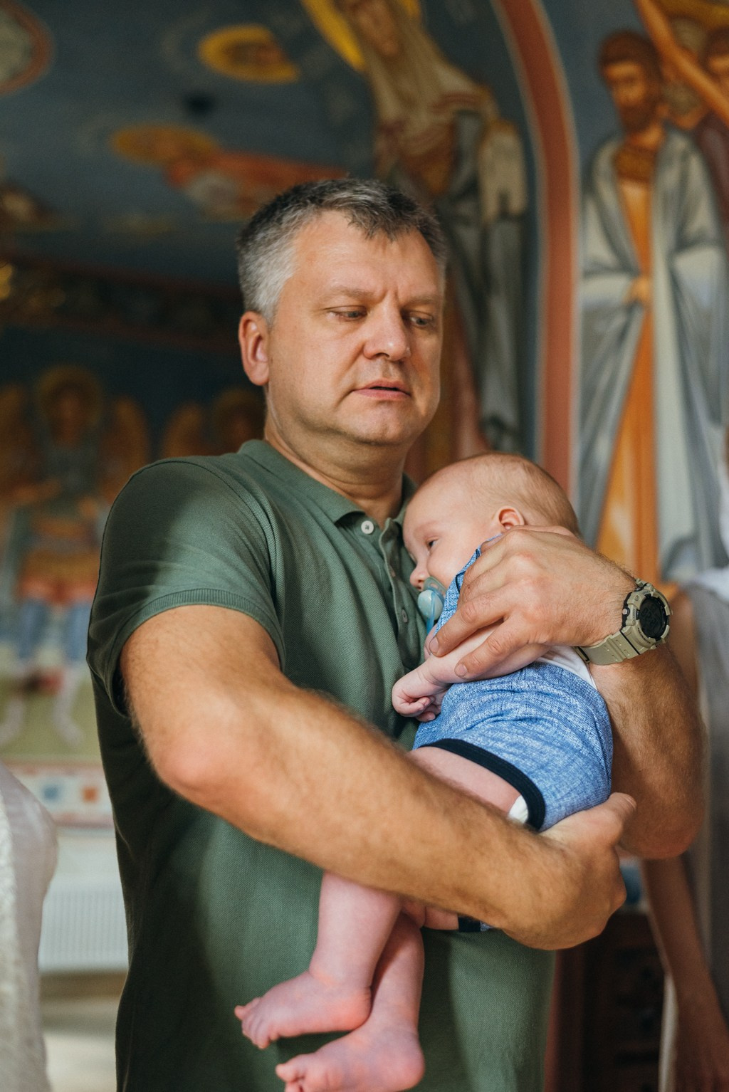 Фотосъемка таинства крещение в храме Царственных Страстотерпцев