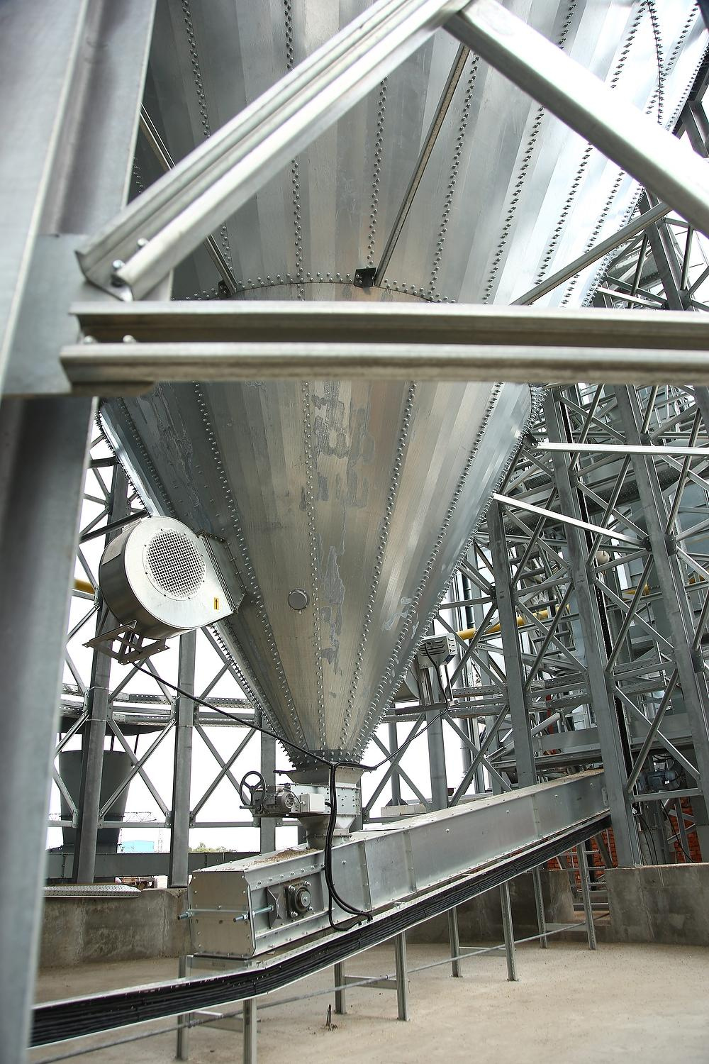 ROMAX изготовление конструкций и оборудования для зернохранилищ. Фотограф, видеограф