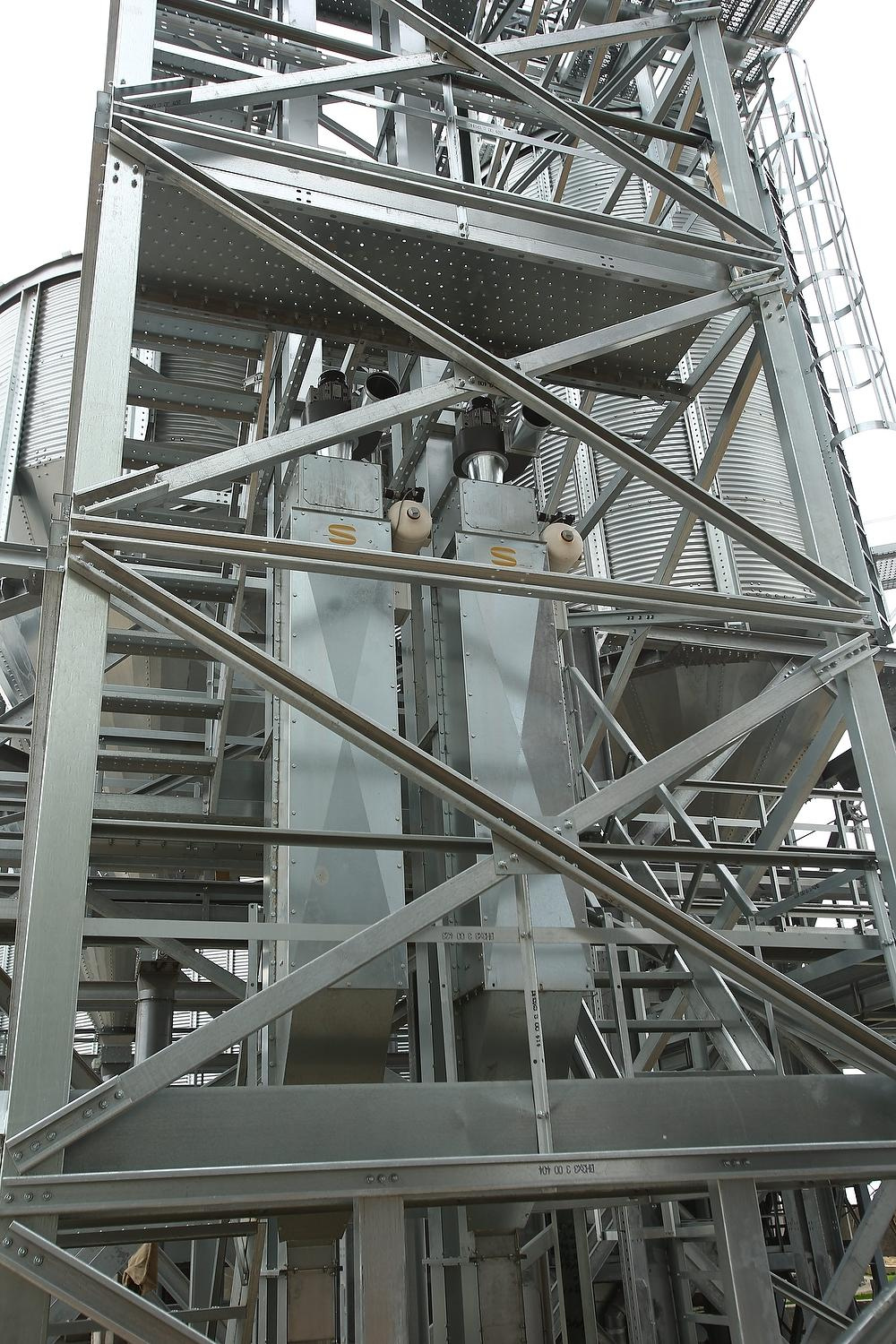 ROMAX изготовление конструкций и оборудования для зернохранилищ. Фотограф, видеограф