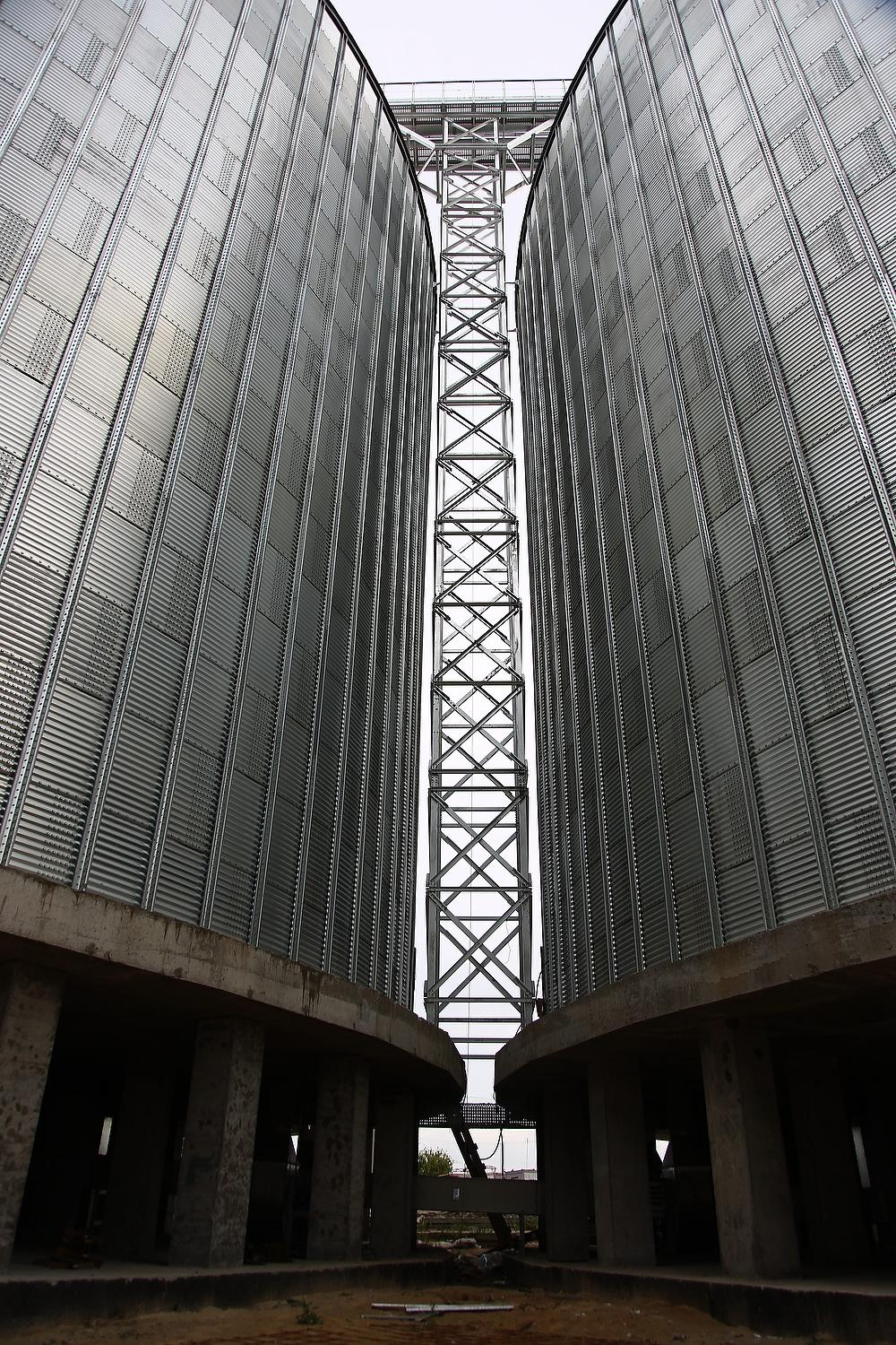 ROMAX изготовление конструкций и оборудования для зернохранилищ. Фотограф, видеограф