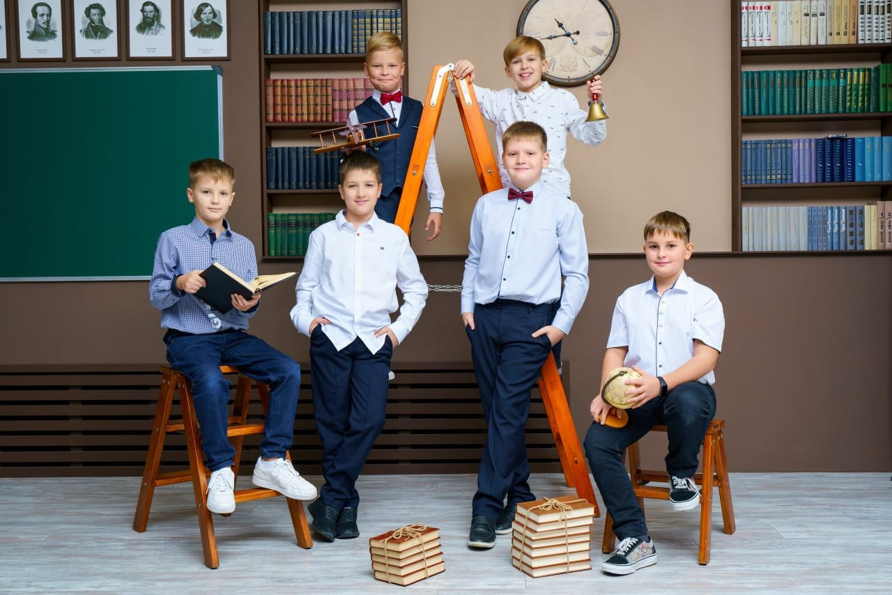 ШКОЛЬНАЯ СЪЕМКА (БЕЗ АЛЬБОМА). Школьная фотостудия «Like Moment» в Строгино