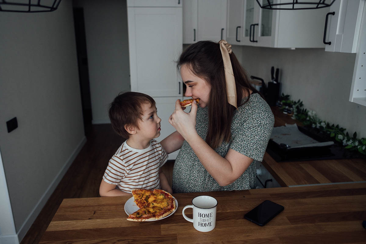 Пицца на троих. Семейный и свадебный фотограф в Москве Жнякина Юлия