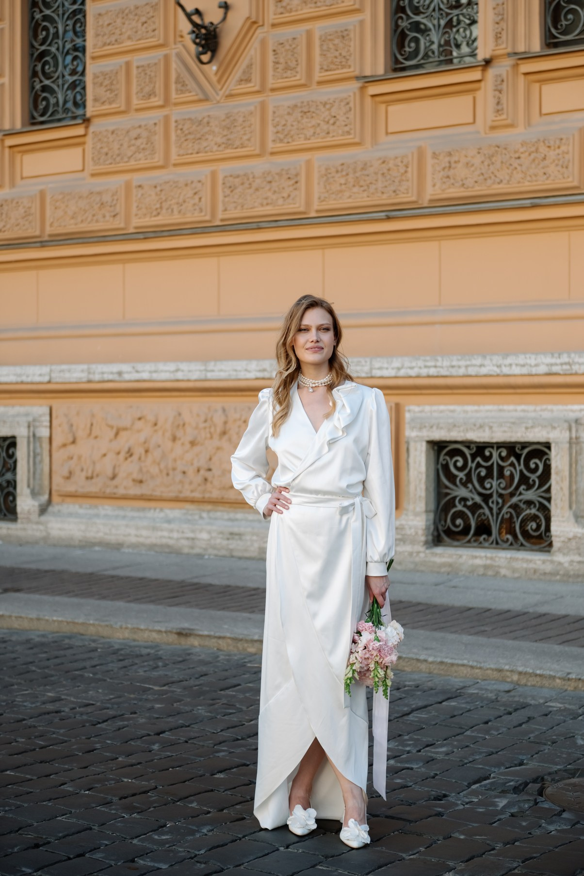 Прогулка у Эрмитажа. Свадебный и сеейный фотограф в Санкт-Петербурге Елена Худякова