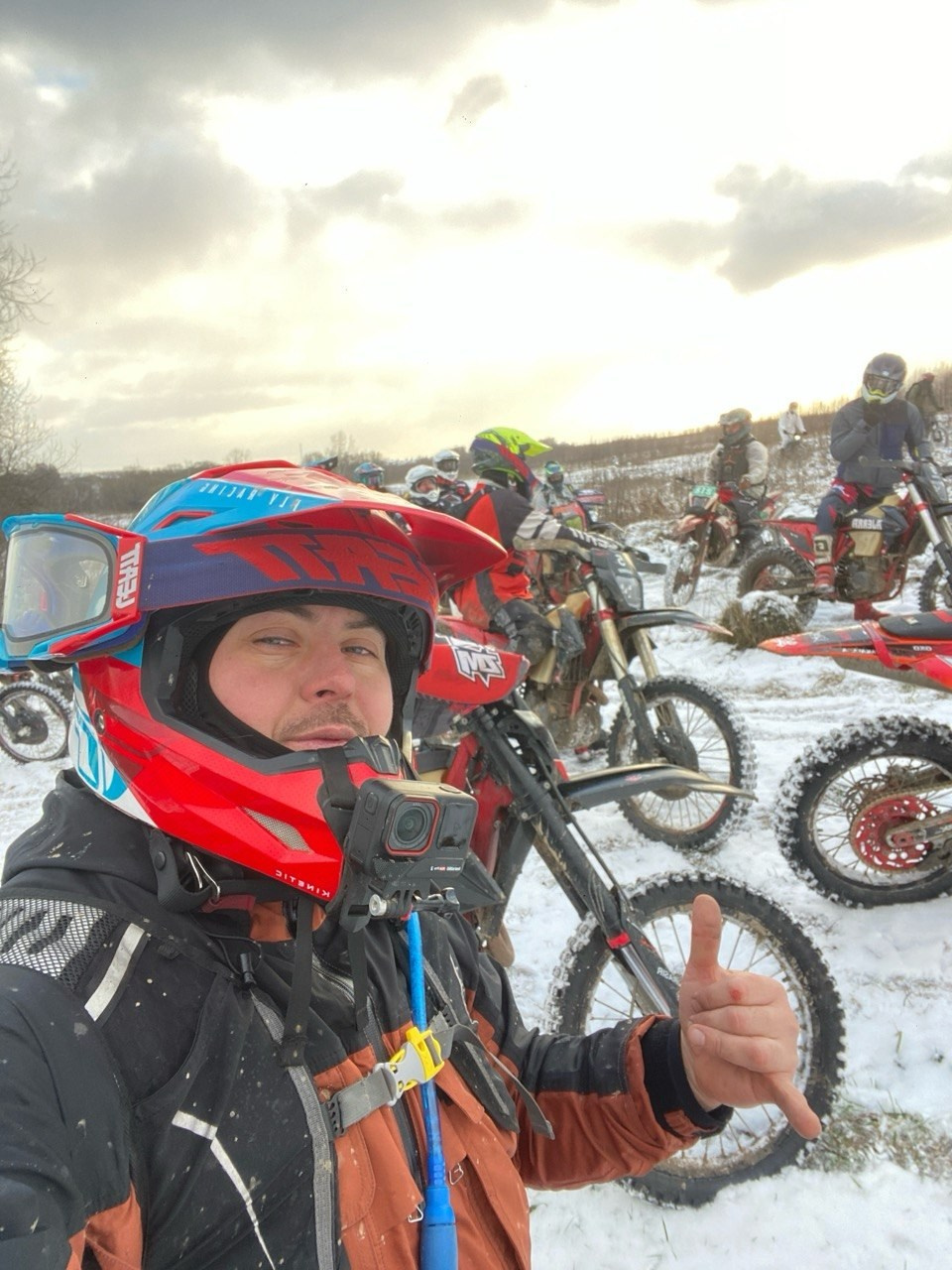 Наш инструктор на прохватах с Романом Курбатовым. Профессиональный прокат эндуро мотоциклов и квадроциклов в г. Белгород