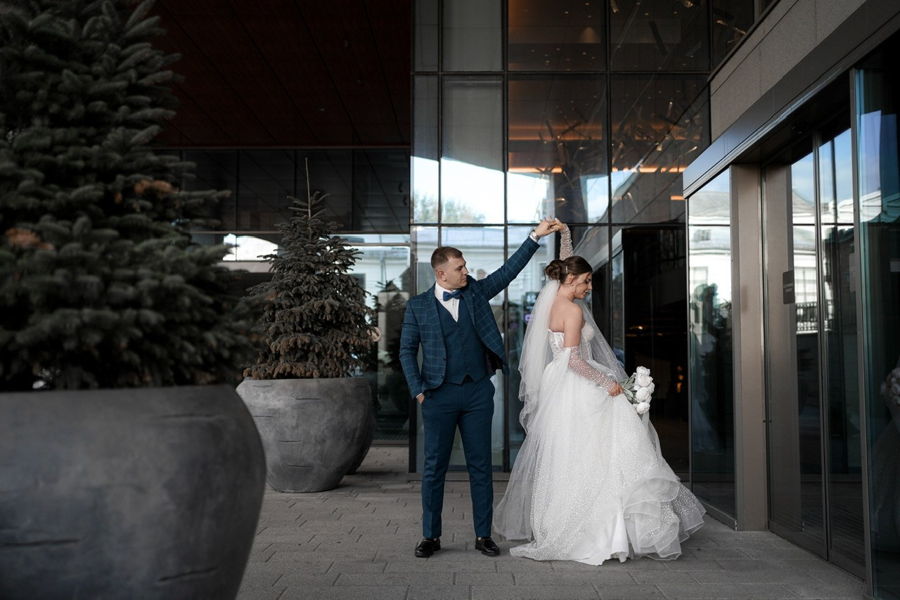 Свадебная фотосессия в отеле Хаятт. Фотограф Ростов-на-Дону Алёна Чёботова. Свадебный фотограф в Ростове-на-Дону. Таинство Крещения и Венчания, семейные фотосессии. Алёна Чёботова