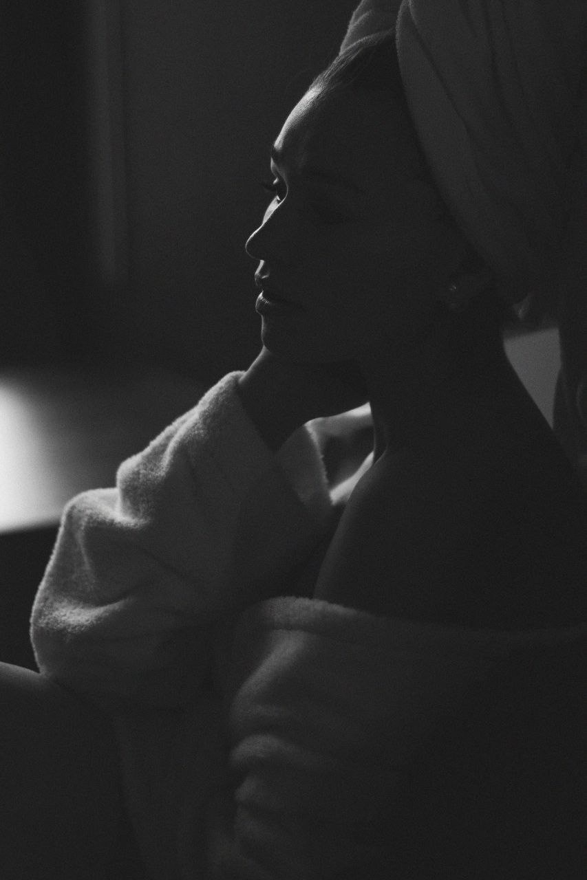 Женский портрет. Женский фотограф в Санк-Петербурге и Москве — фотосессия девушки в студии, портрет, фотосъемка