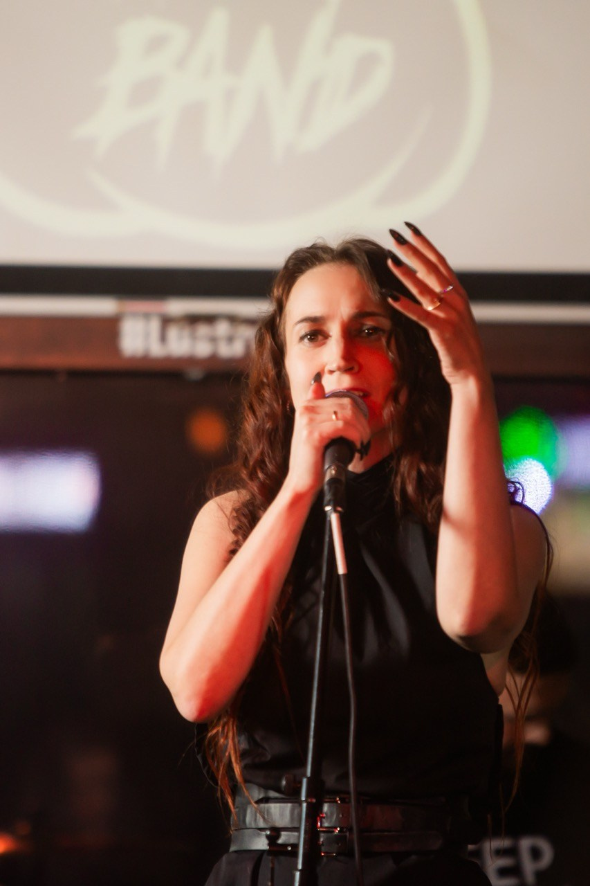 LЮSTRA bar 10.12.2025. Московская кавер-группа BankBand