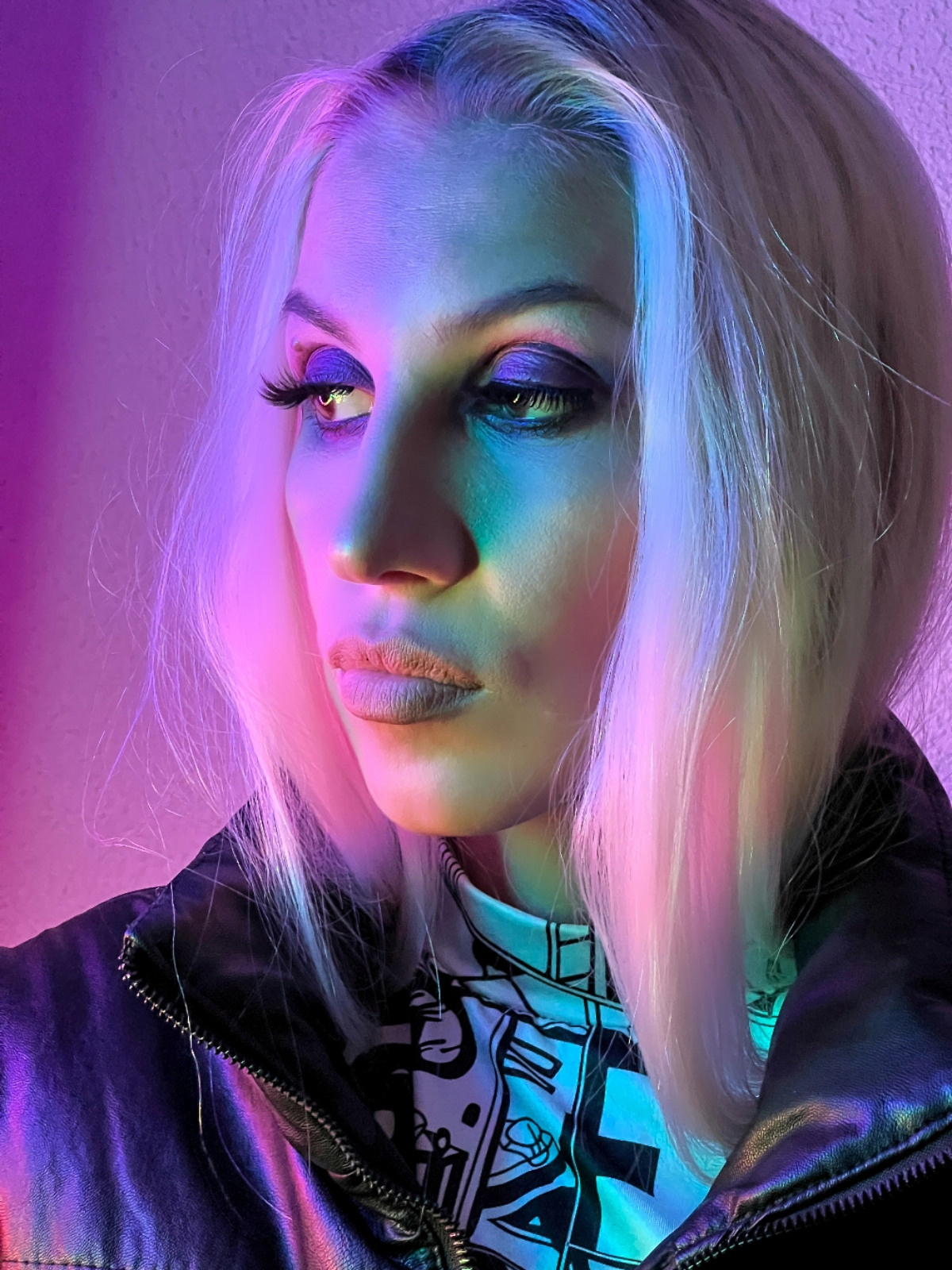 Neon. Креативный фотограф в Екатеринбурге Юлия Николотова