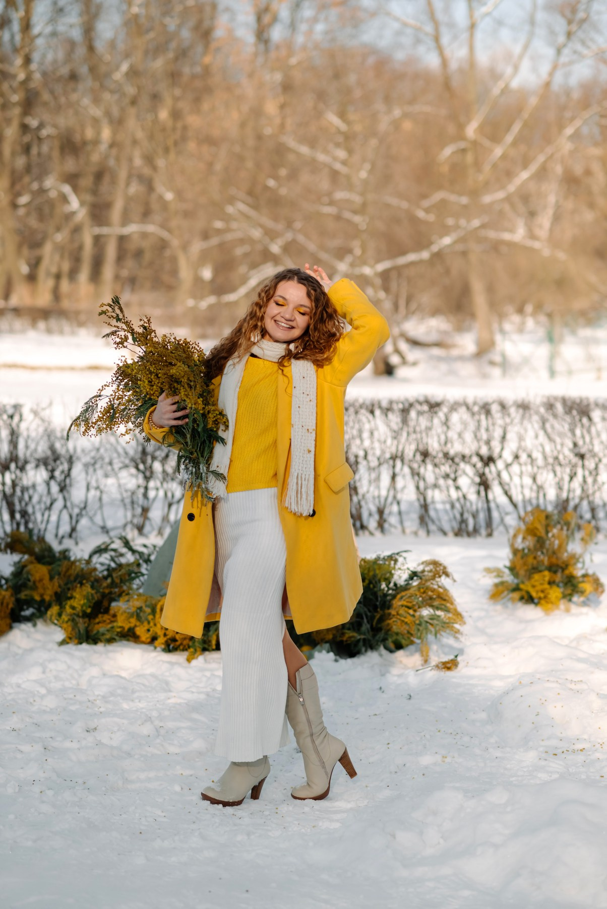 Ева с мимозой. Свадебный и сеейный фотограф в Санкт-Петербурге Елена Худякова