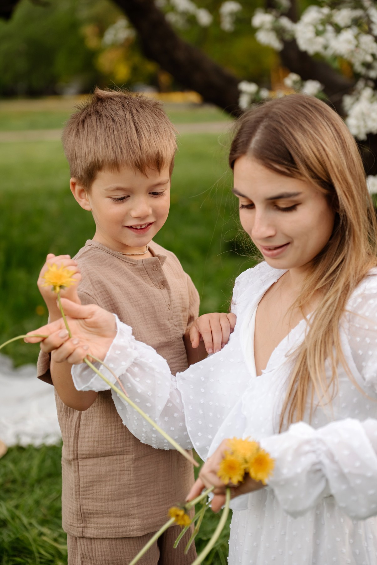 Фотосессия в яблонях. Свадебный и семейный фотограф в Санкт-Петербурге Елена Худякова