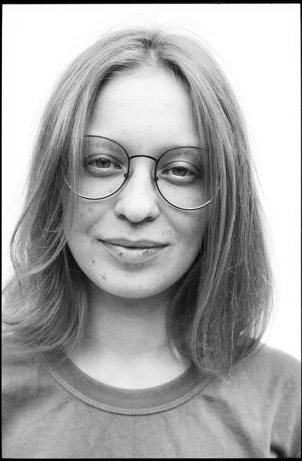 Классическая портретная выездная фотосессия (полевое исследование). Один человек один кадр. Летняя Школа. Дубна. Портретный и художественный фотограф в Москве Пётр Корень