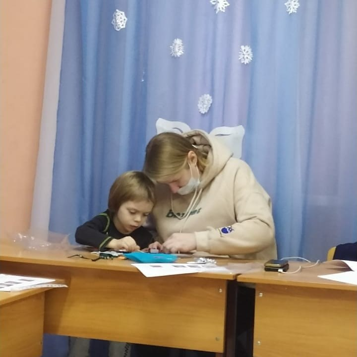 Мастер-класс от клуба «Родник»: создаем новогоднее настроение вместе!