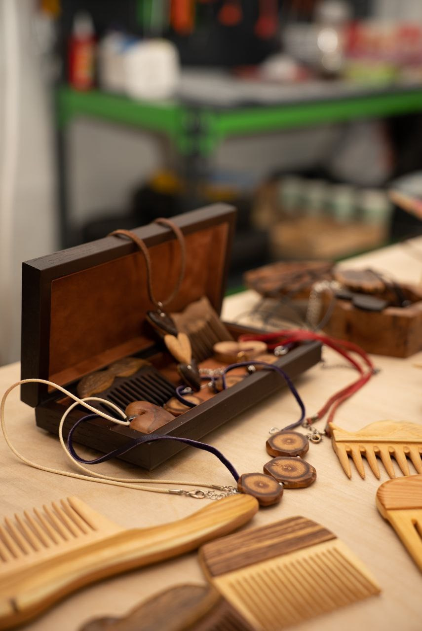 Съемка для мастерской «LIFEforWOOD» 📸+🎬. Видеограф / Фотограф  — Яна Спащанская