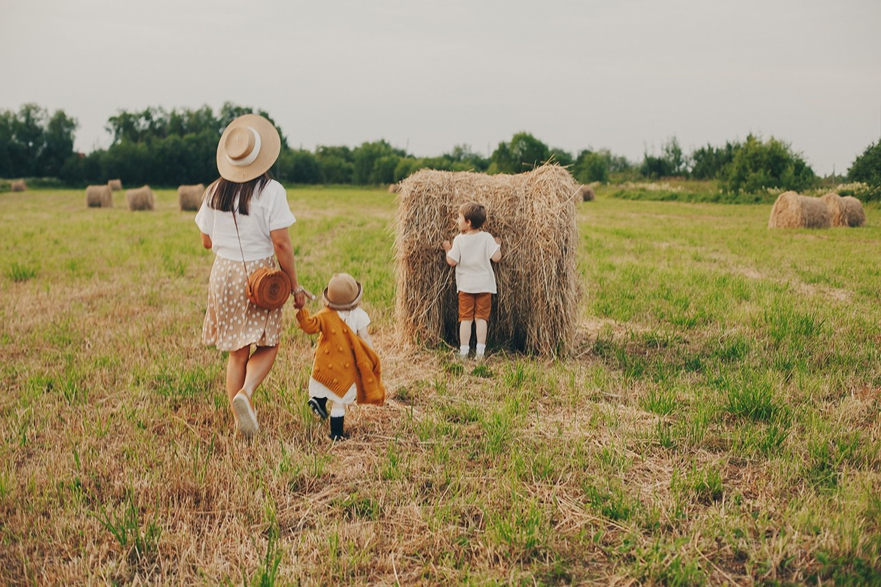 Фотосессия со стогами сена. Фотограф Евгения Мальцева, Архангельск
