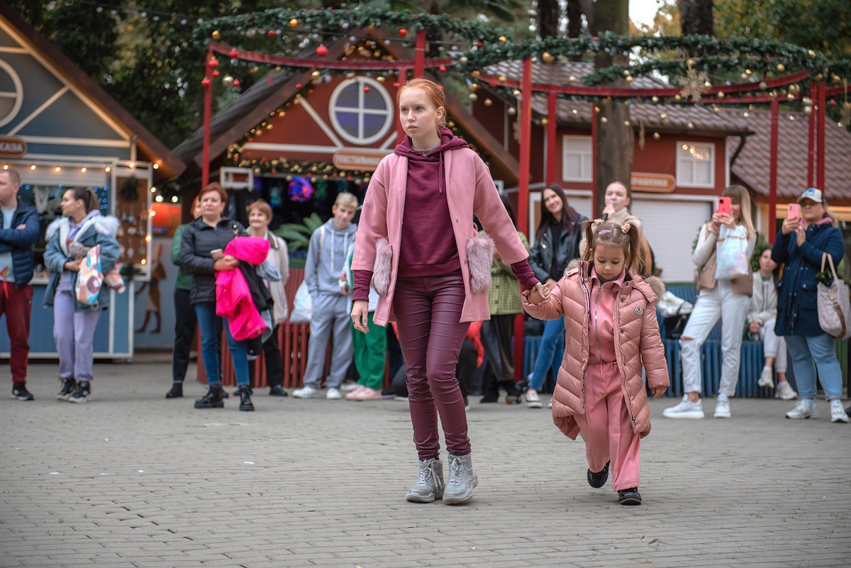 Парк Ривьера дефиле HAPPYkids. Семейный и коммерческий фотограф в Сочи Александр Бодунов