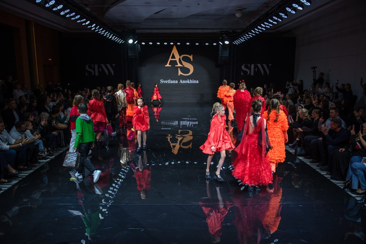SochiFashionWeek2024 дизайнер Анохина Светлана. Семейный и коммерческий фотограф в Сочи Александр Бодунов