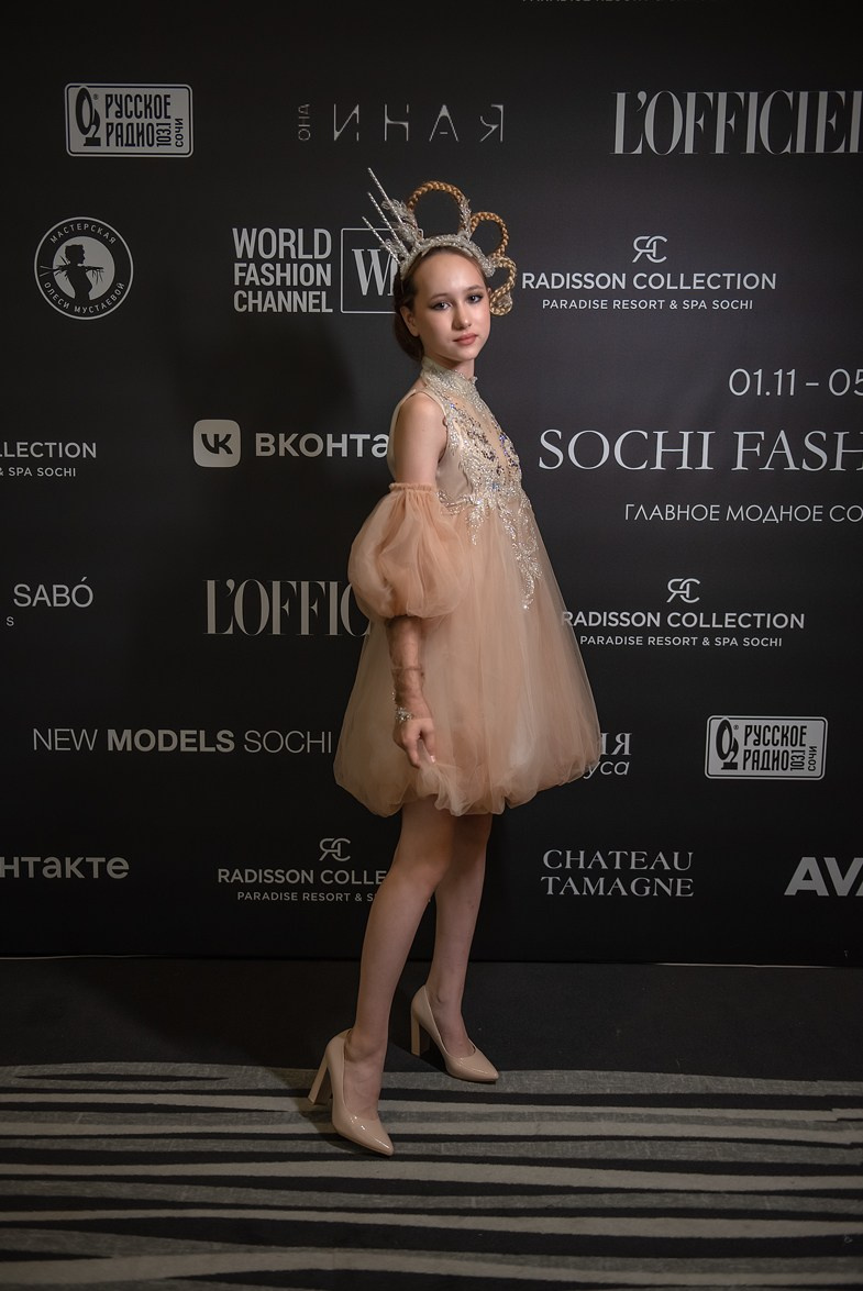SochiFashionWeek2024 дизайнер Анохина Светлана. Семейный и коммерческий фотограф в Сочи Александр Бодунов
