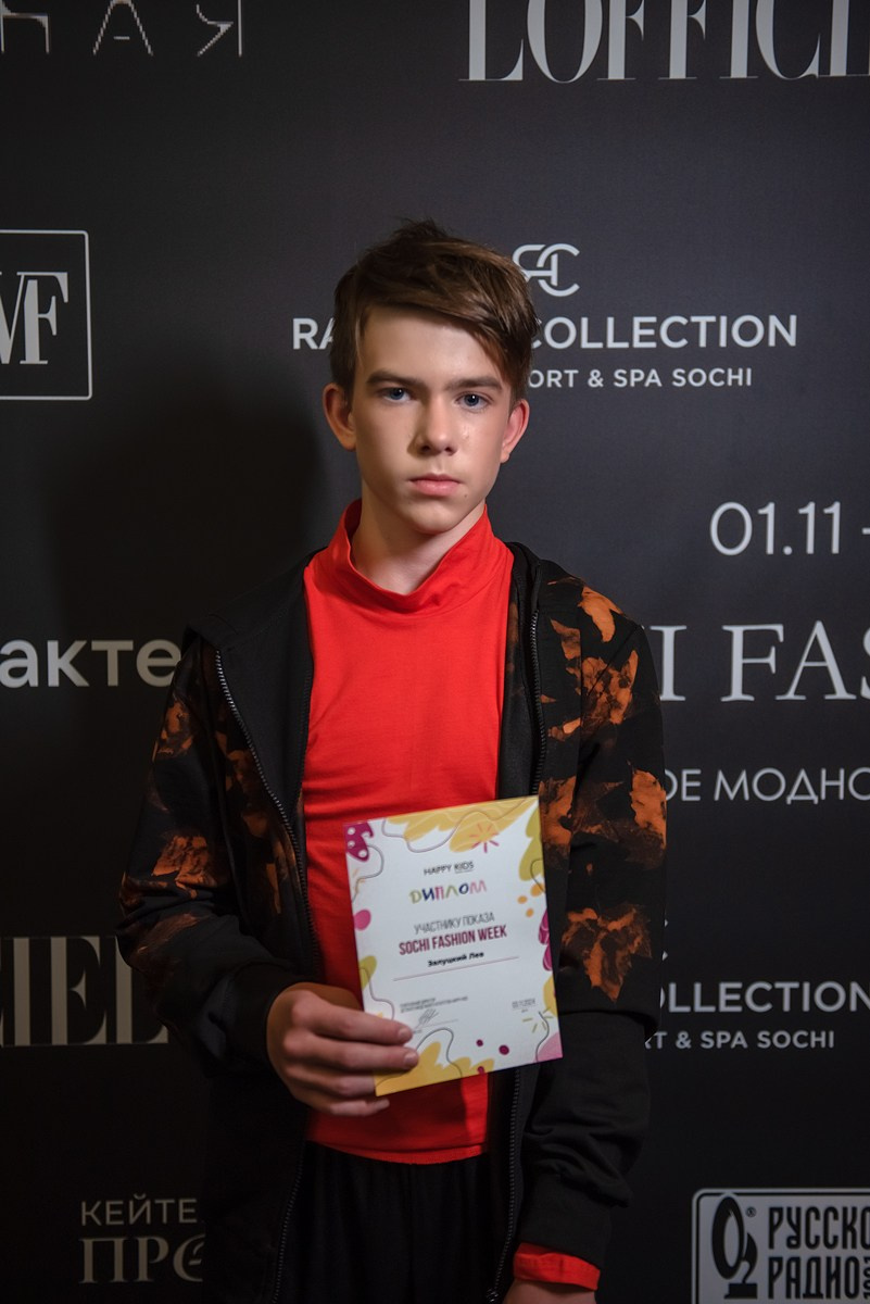 SochiFashionWeek2024 дизайнер Анохина Светлана. Семейный и коммерческий фотограф в Сочи Александр Бодунов