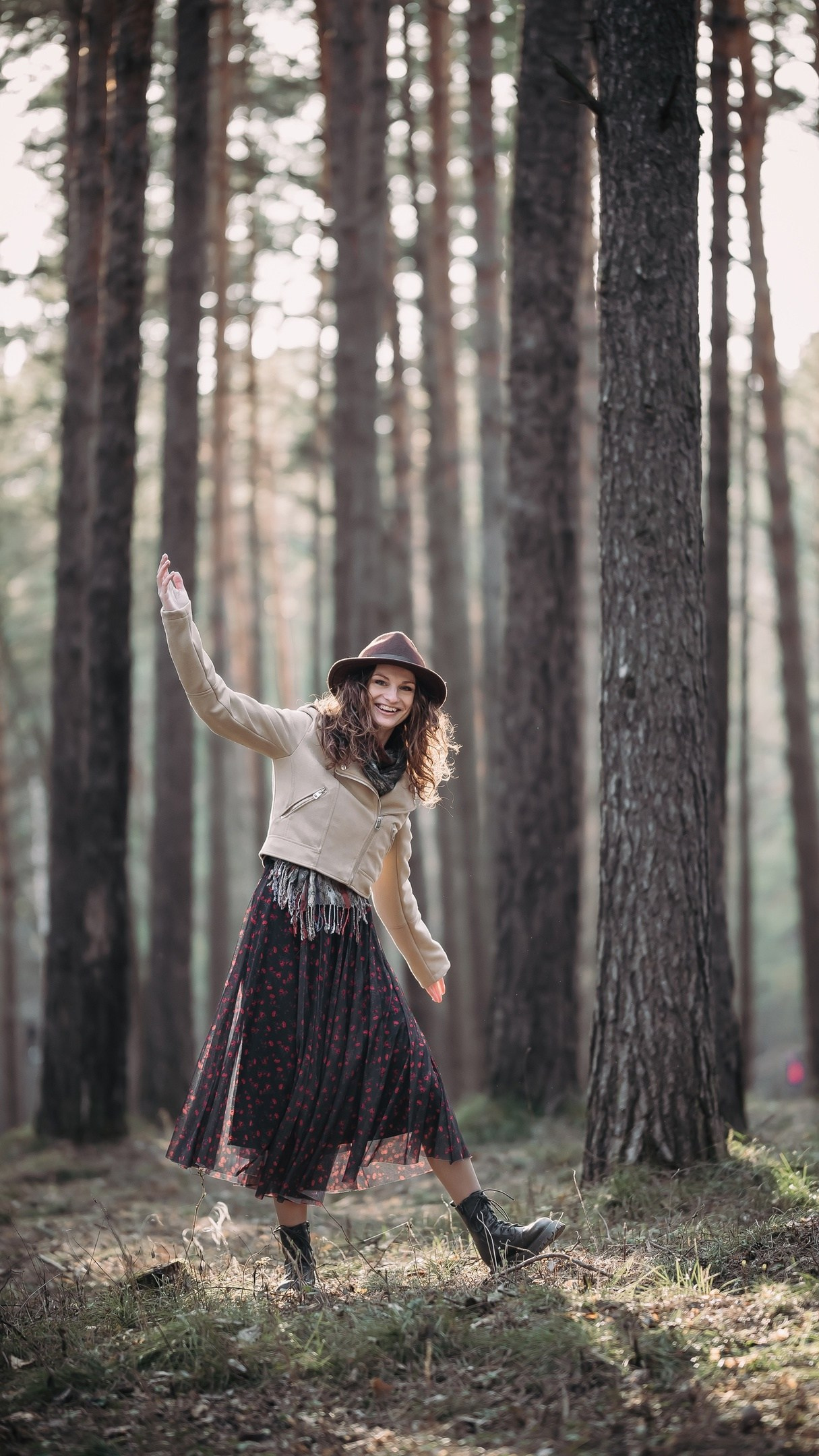 Прогулочная фотосессия в лесу