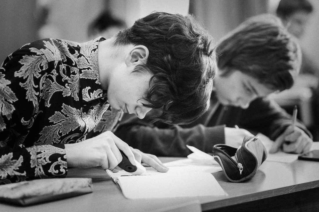 Фоторепортаж со школьного урока 4-го класса. Репортажный фотограф Борис Геер