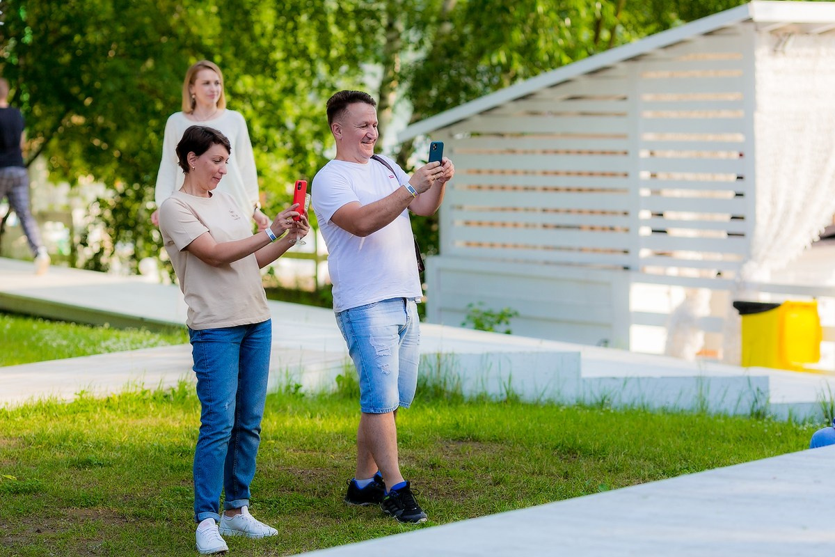 Фотосъемка корпоратива Major на берегу строгинской поймы. Репортажный фотограф Борис Геер