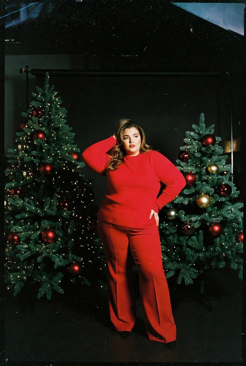 Плюс сайз в красном