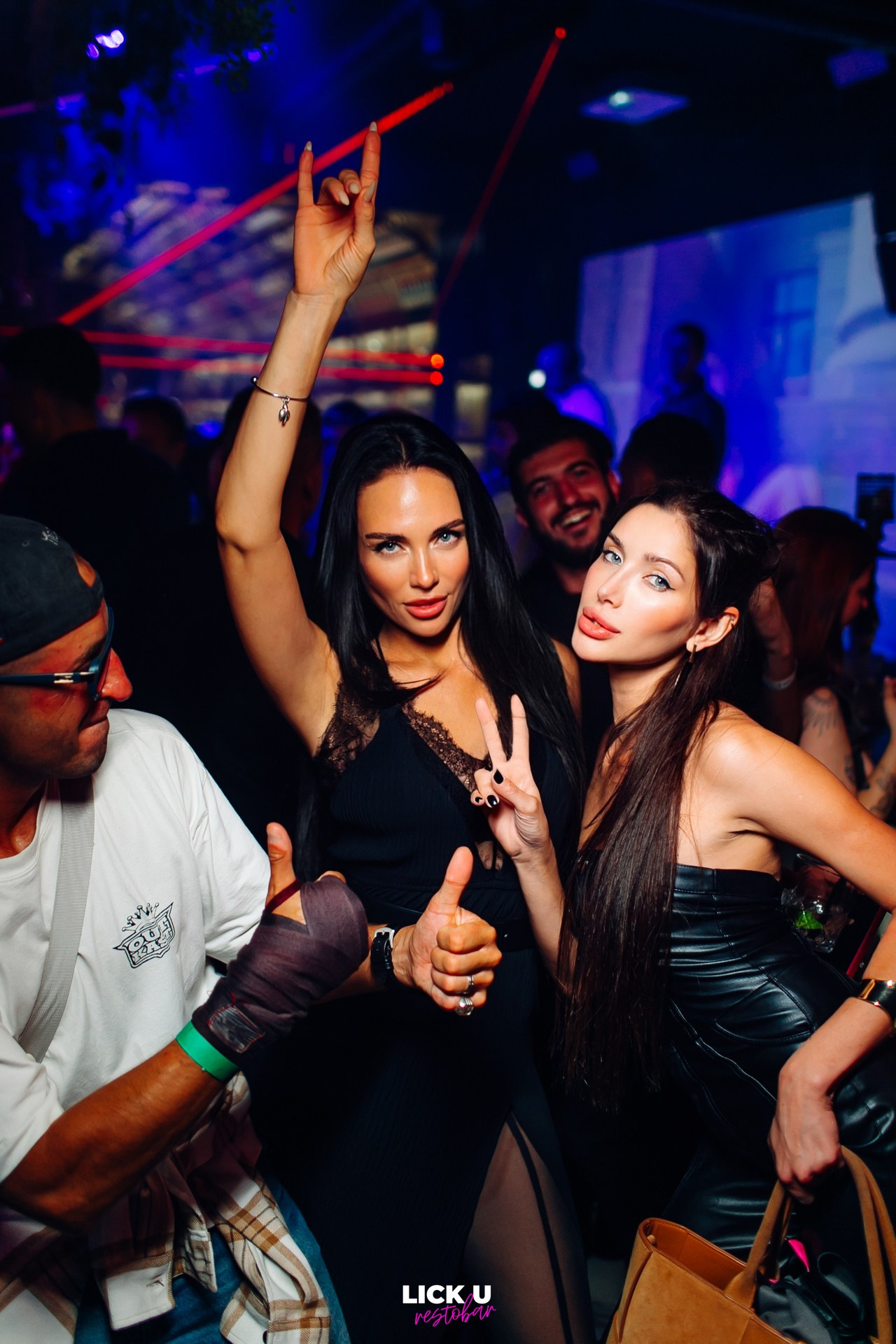 Ночная жизнь Смоленска. Фотограф | Михаил Буш Смоленск