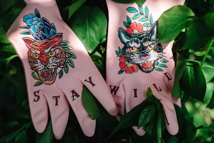 Контент для магазина японских хозяйственных перчаток с тату принтами TRUEGLOVE. Семейный и свадебный фотограф в Майкопе Михаил Мартиросян