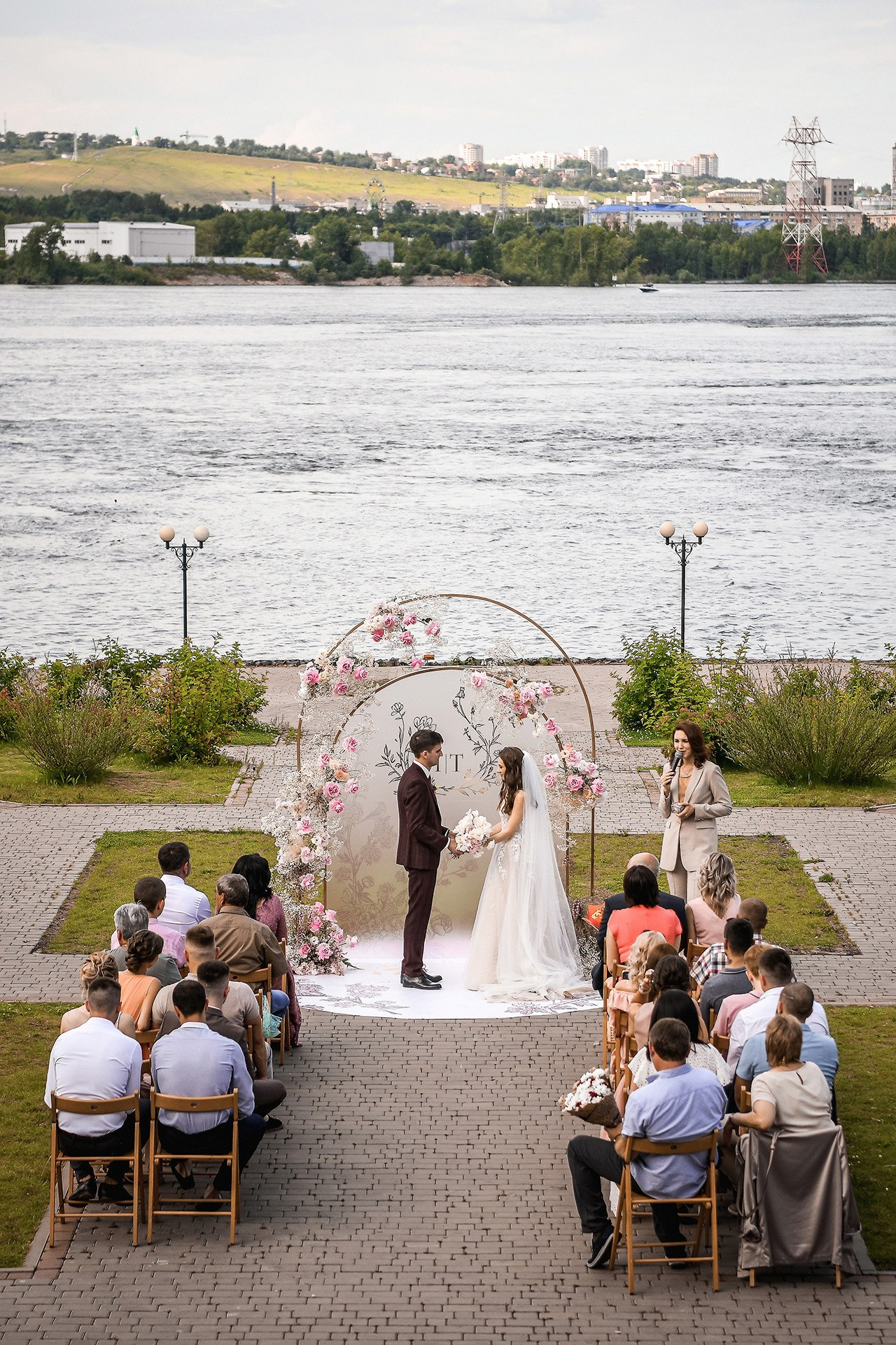 🦌 Игорь и Таня — стильная свадьба в Сибирском сафари-клубе | Городская фотосессия в центре Красноярска. 📸 Свадебный и семейный фотограф в Красноярске Тихомиров Евгений | 17 лет опыта | 800+ свадеб