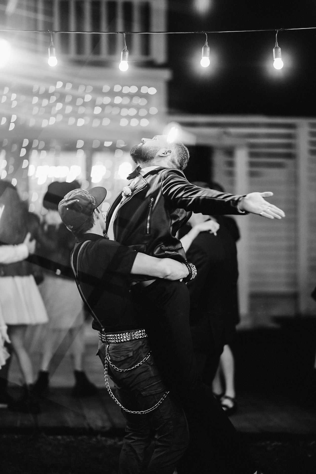 🔥 Саша и Катя — драйвовая свадебная вечеринка Красноярска в Шато white. 📸 Свадебный и семейный фотограф в Красноярске Тихомиров Евгений | 17 лет опыта | 800+ свадеб