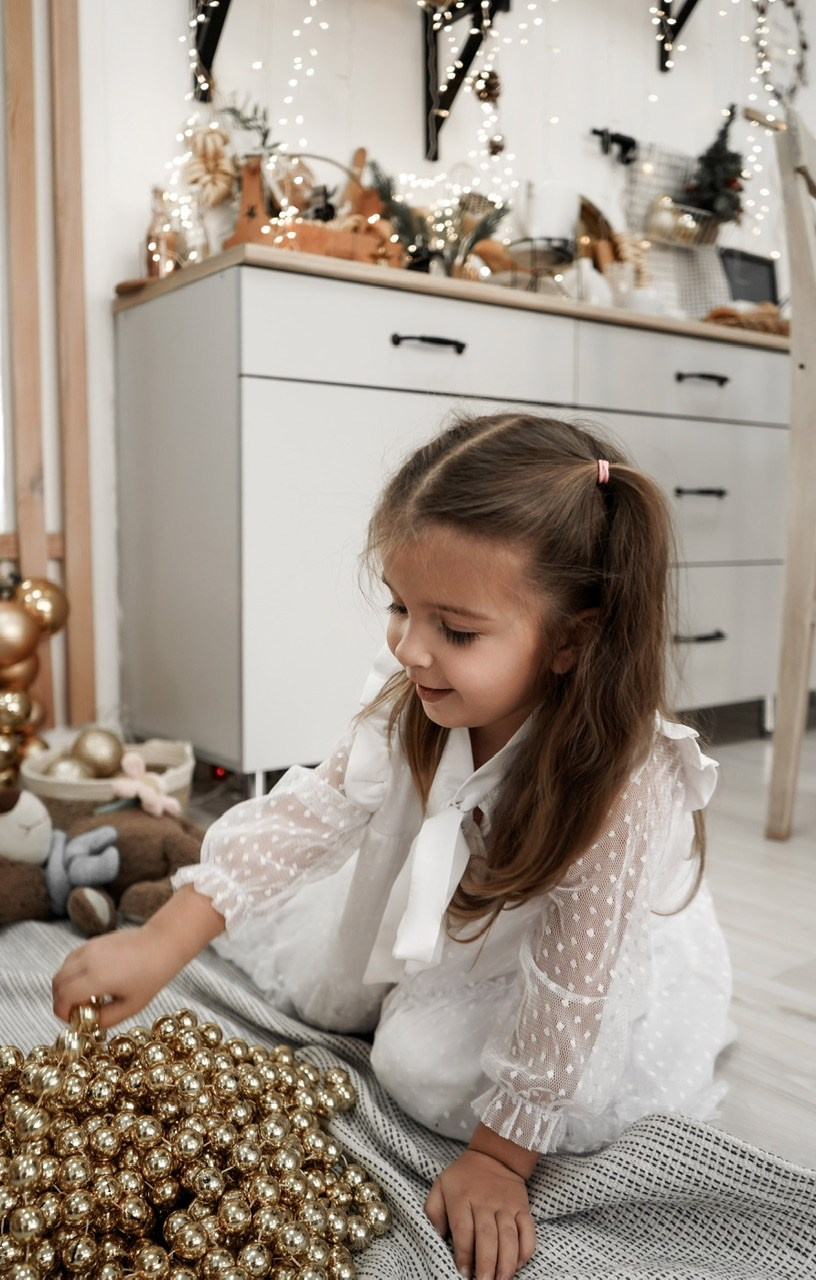 Семейный фотограф в Батайске и Ростове-на-Дону. Новогодняя фотосессия в студии Белый кролик. Свадебный фотограф в Ростове-на-Дону. Таинство Крещения и Венчания, семейные фотосессии. Алёна Чёботова