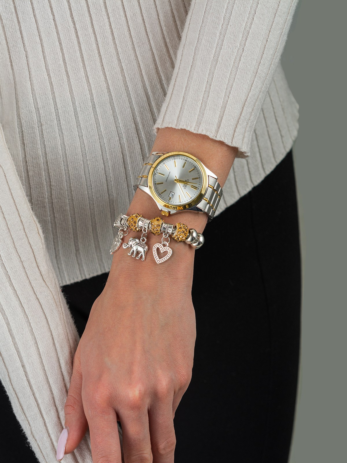 Женские часы. Сборные фотосъёмки в Москве. фотосессии одежды.фотограф