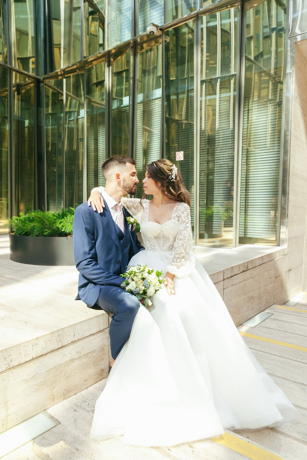 Свадебная фотопрогулка по СПб. Фотограф крещение венчание в Петербурге! Помогает подобрать храм и посоветовал душевного батюшку в СПб