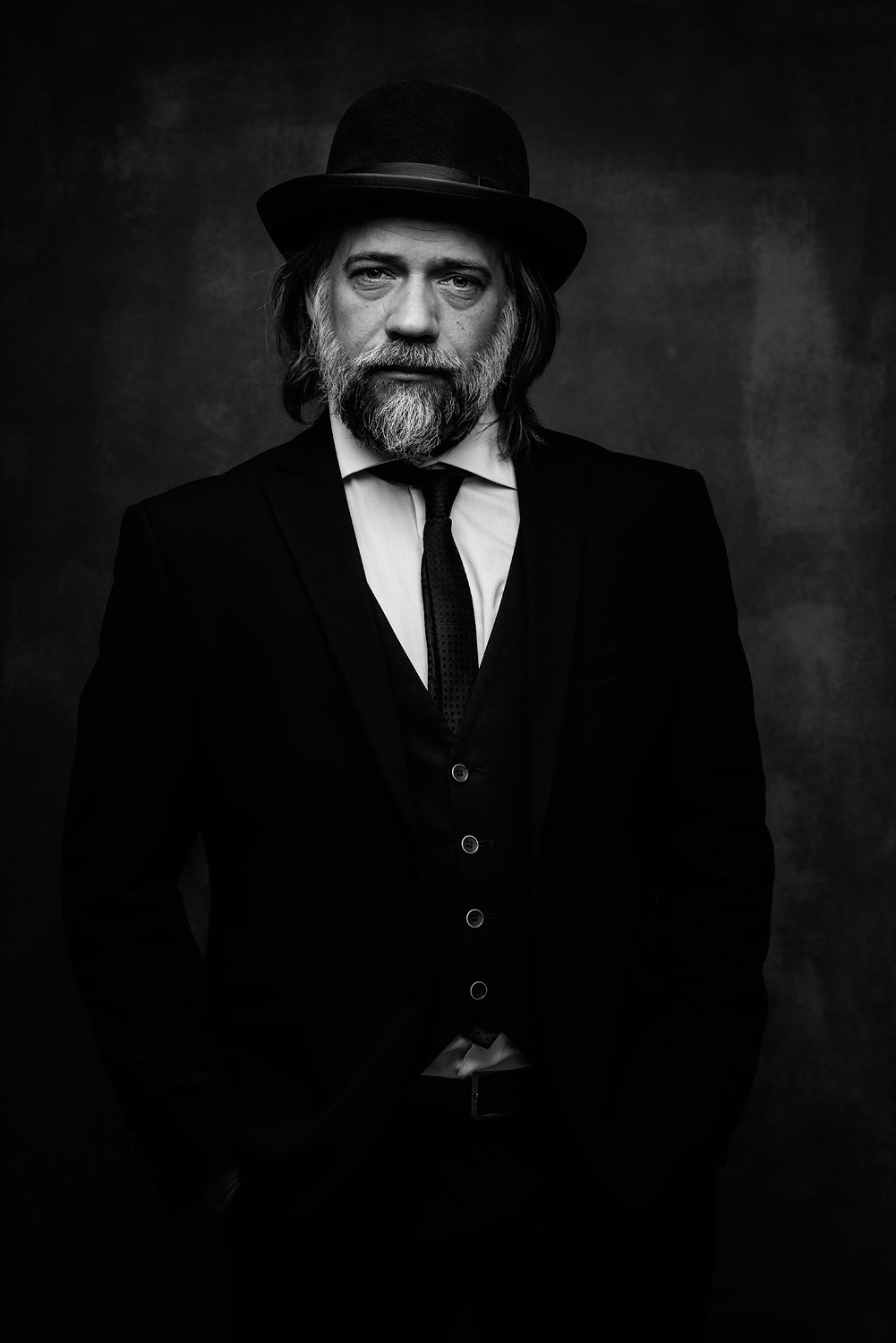 U-ray: Художественный чёрно-белый портрет. U-ray