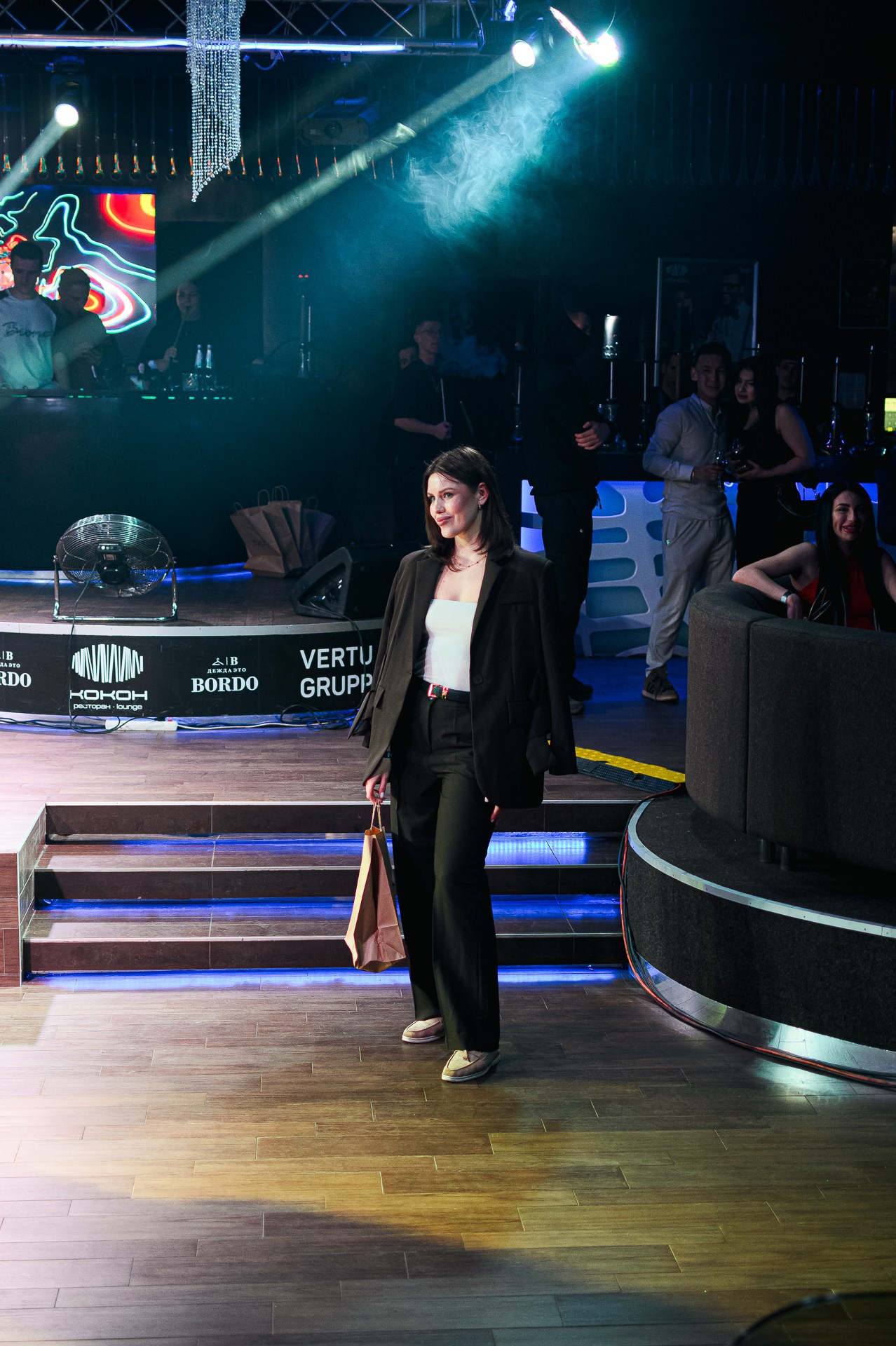 Репортажа съемка в ночном клубе. Ларина Иванна фотограф в Донецке