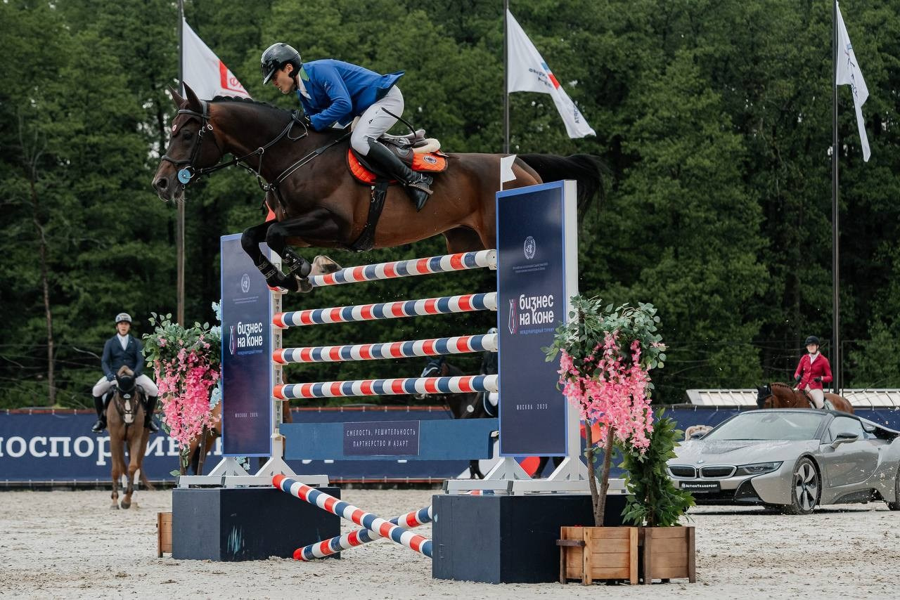 Международные соревнования по конкуру «БИЗНЕС НА КОНЕ». Куракина Дарья • Конный фотограф