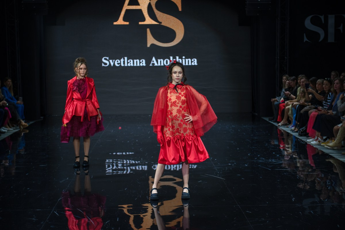 SochiFashionWeek2024 дизайнер Анохина Светлана. Семейный и коммерческий фотограф в Сочи Александр Бодунов