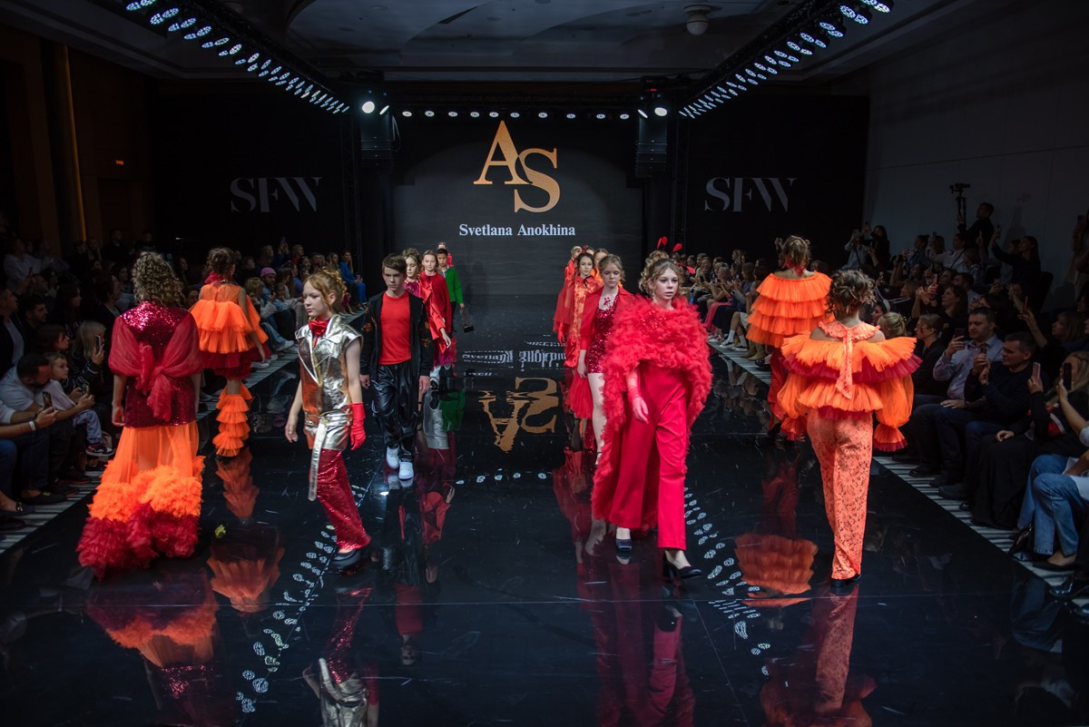 SochiFashionWeek2024 дизайнер Анохина Светлана. Семейный и коммерческий фотограф в Сочи Александр Бодунов