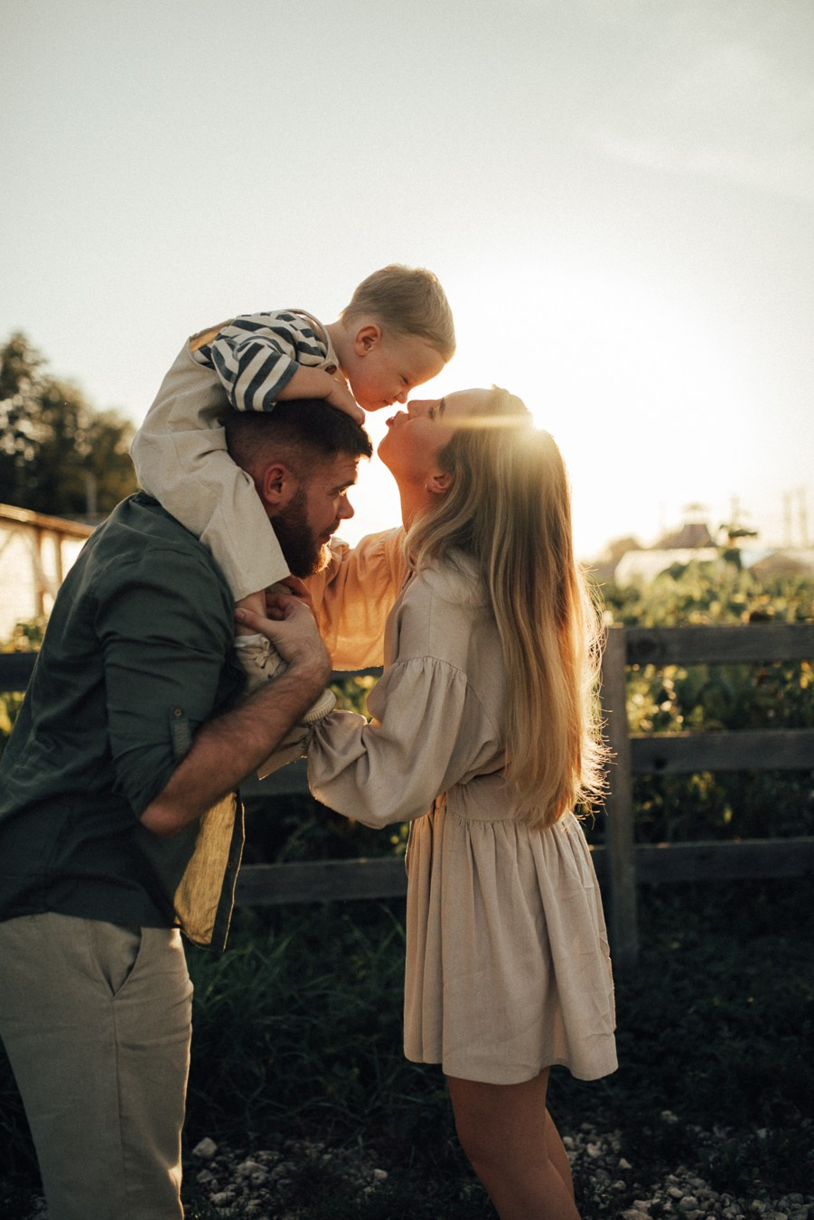 Саша, Настя, Арсений | на природе