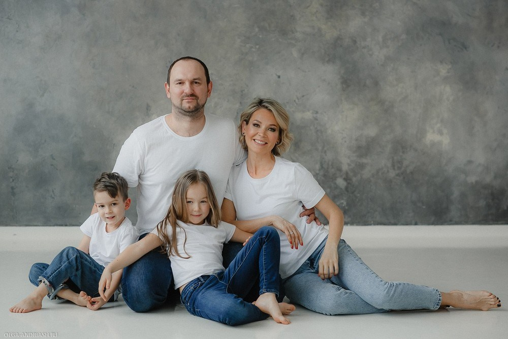 Семейная в студии. Семейный, портретный и свадебный фотограф в Санкт-Петербурге и Москве