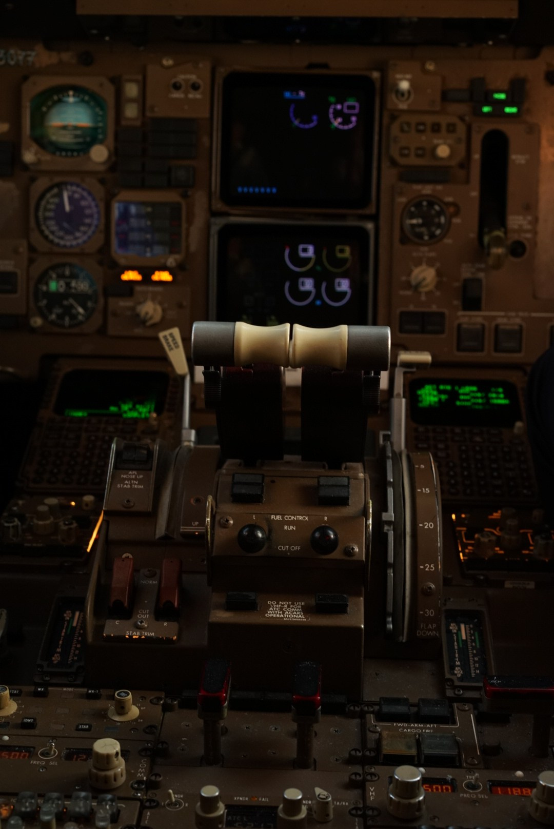 Мужская фотосессия пилоты самолета. Фотограф Екатеринбург Кокшарова Александра