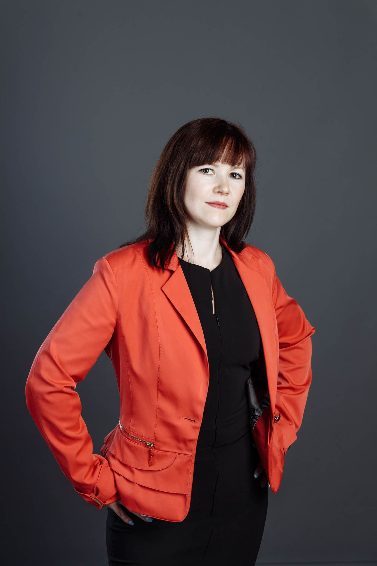 Бизнес-портреты сотрудников для сайта страховой компании InsFamily. Событийный фотограф Максим Бескоровайновнов