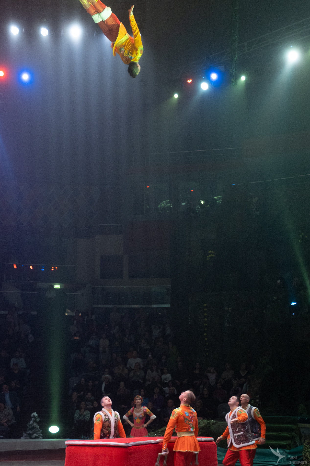 Новогодняя цирковая сказка «Морозко». Репортажный фотограф в Казани Павел Серпокрылов